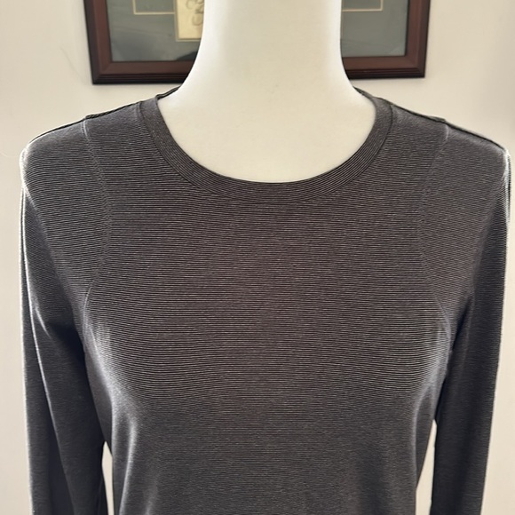 Zella Women’s Activewear T-Shirt. Medium. Gray. - Picture 3 of 16